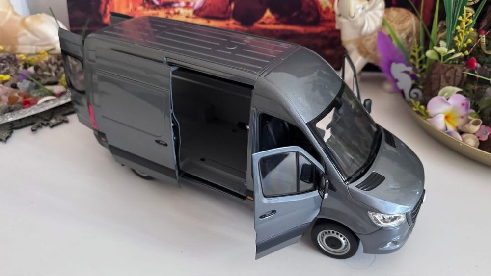 Macheta Norev Mercedes Sprinter