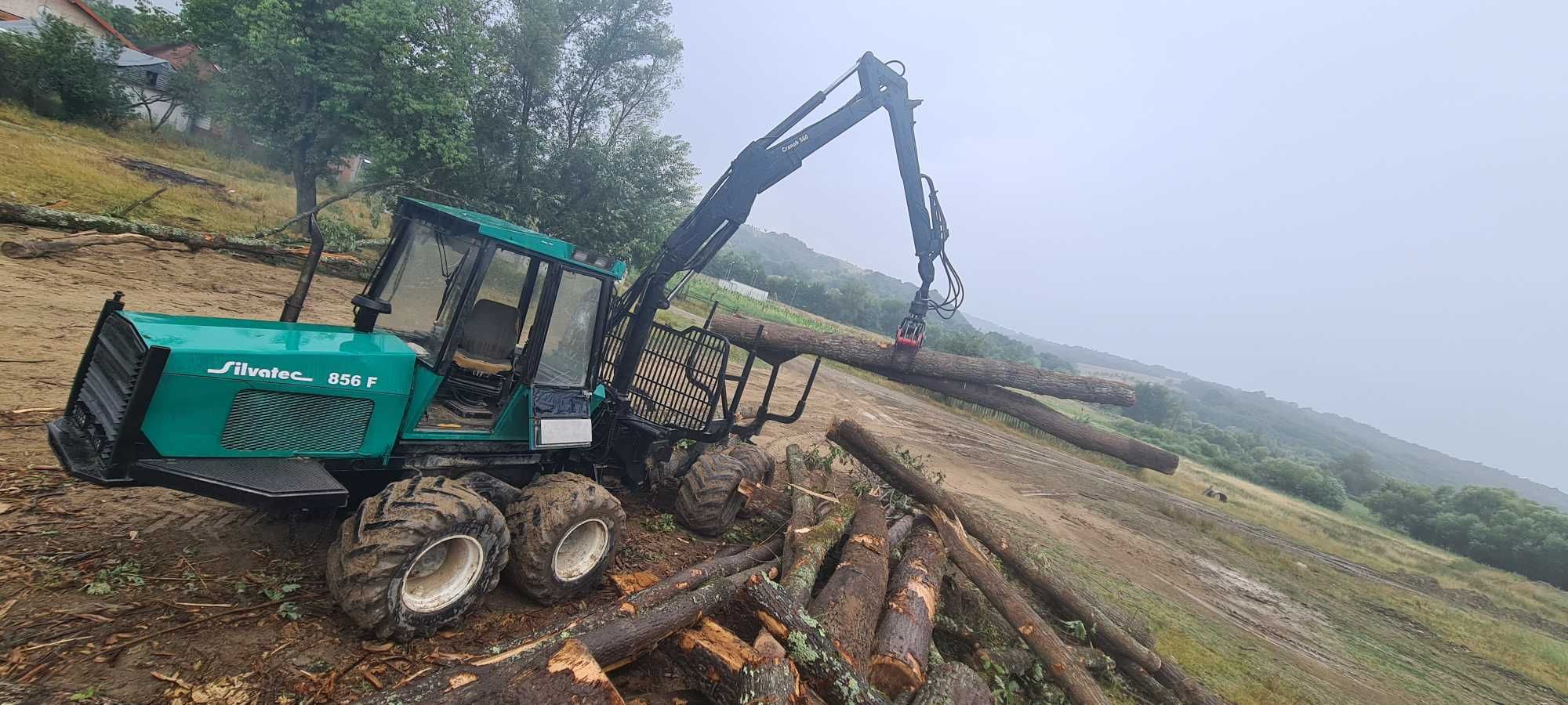 Forwarder Silvatec 856 cu macara Cranab cu joystick utilaj padure