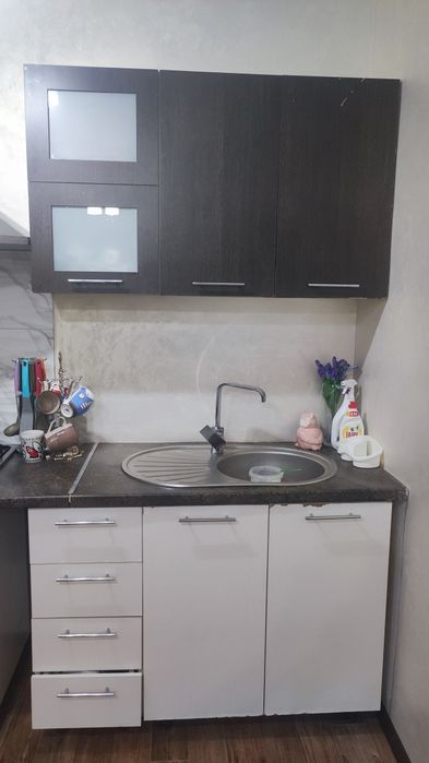 Продам кухонный гарнитур б/у в хорошом состоянии