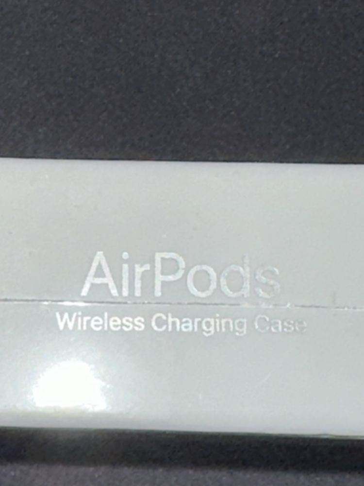 Apple AirPods mag safe