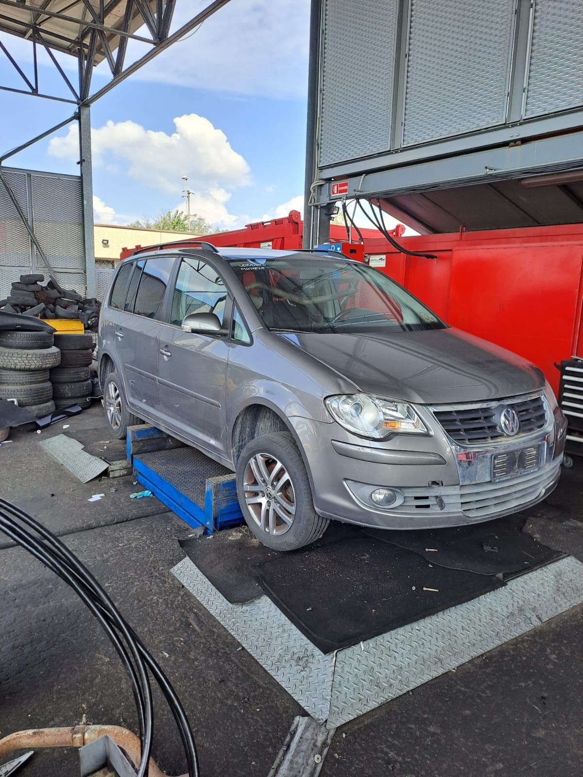 Dezmembrez vw touran facelift