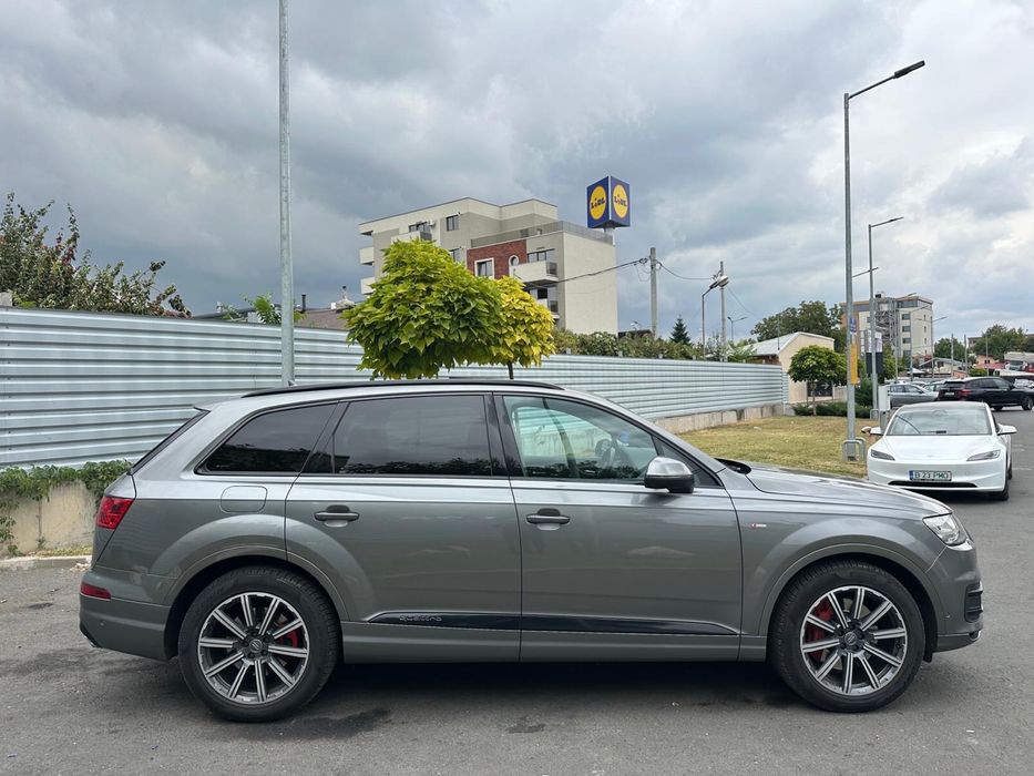 AUDI Q7 3.0 S LINE Panoramic KeyEntry Soft Close Bose 7 Locuri