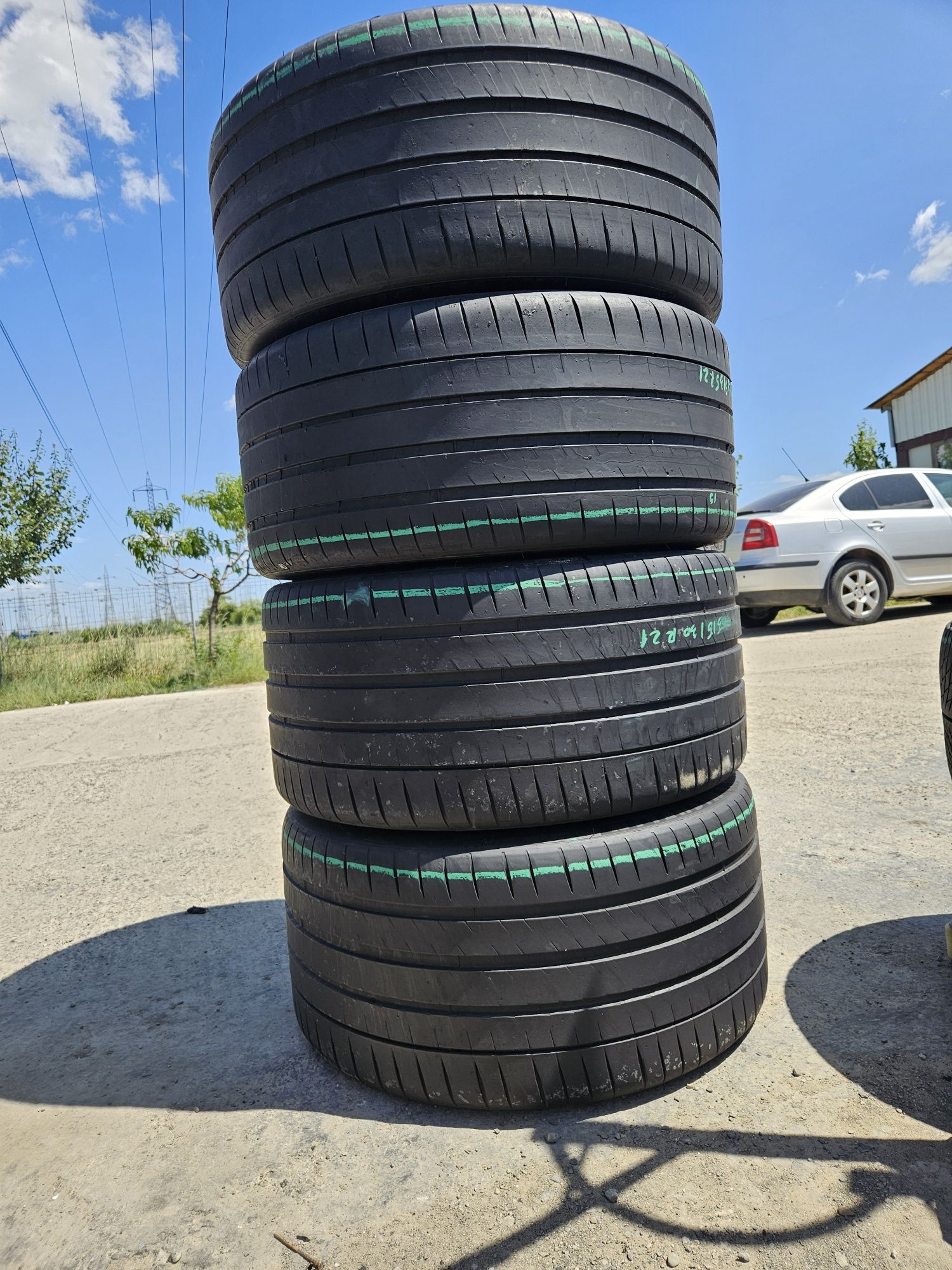 Vând anvelope vară 315/30r21 295/35r21 MICHELIN