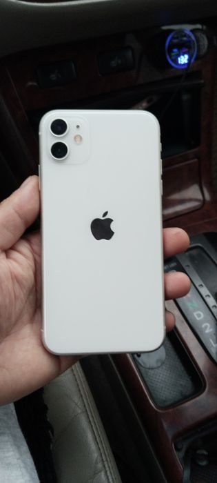 Айфон 11.емкость 72