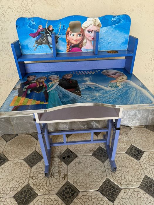 Парта орындыгымен