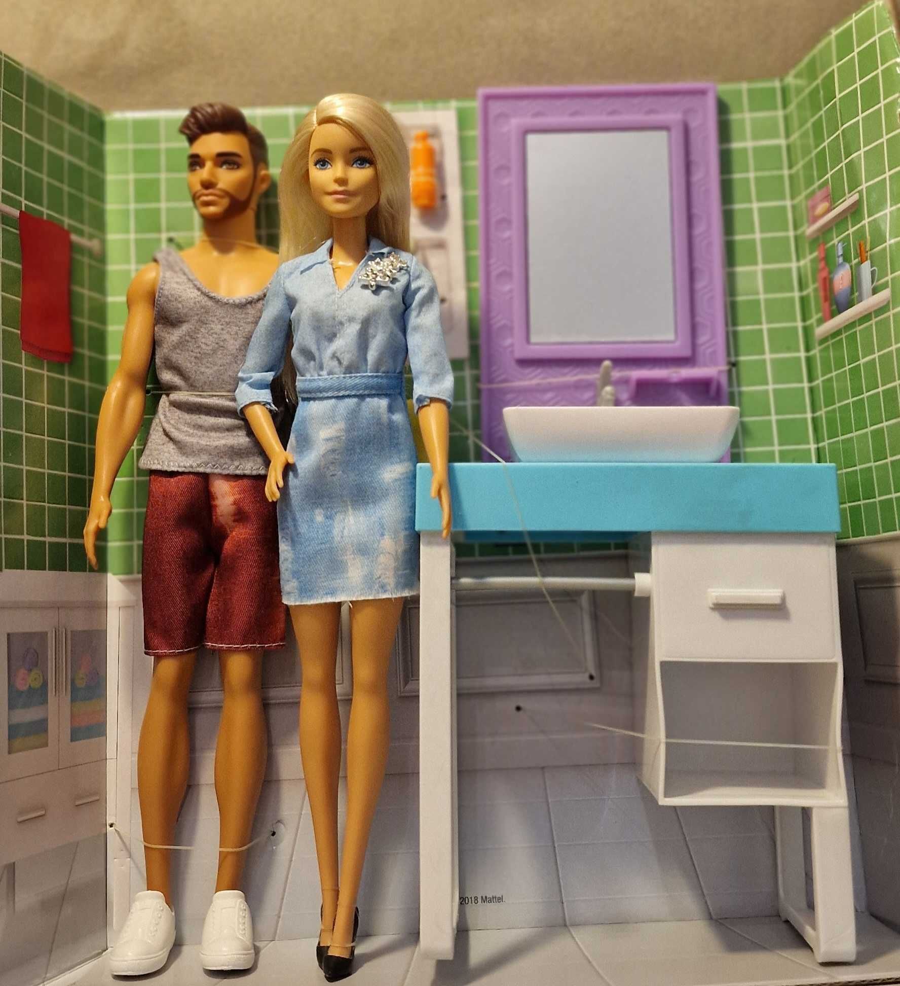 Set 2 papusi Barbie si Ken cu mobilier de baie