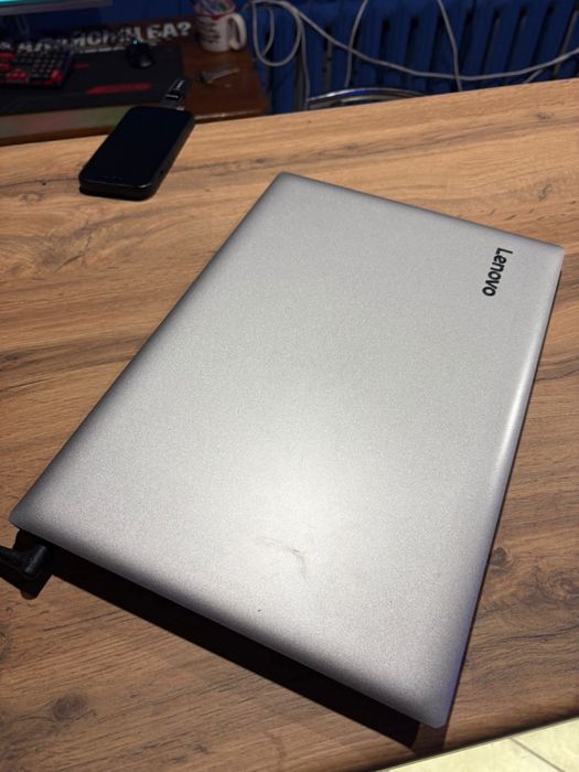 Ноутбук Lenovo за 40.0000
