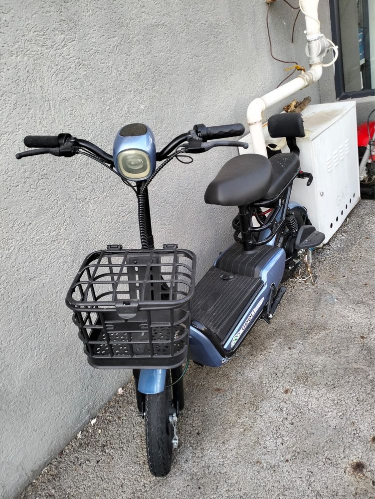 Scuter electric E bike in stare perfecta