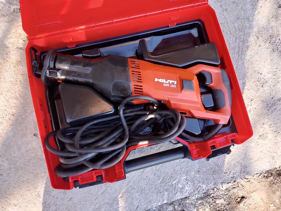 Саблен трион Hilti sr 1400вата