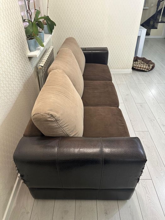 Срочно продам диван