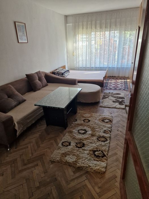 Давам под наем тристаен апартамент в Дианабад