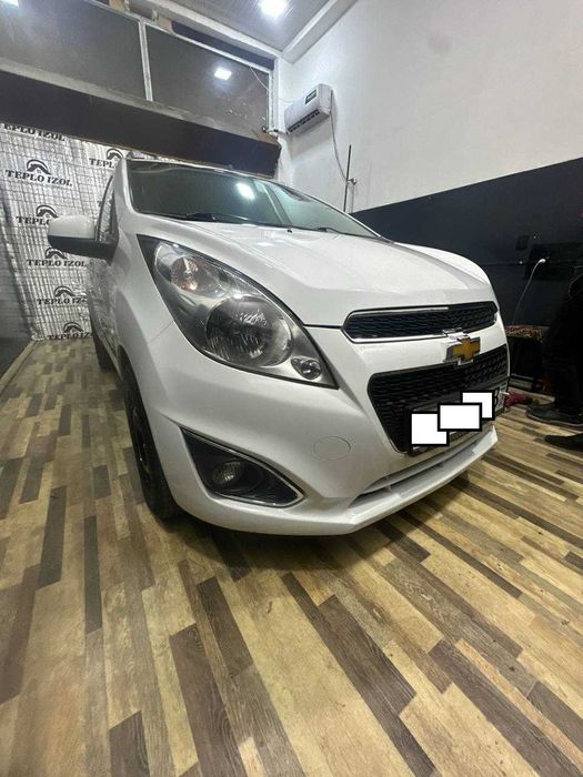 Продается Спарк белый 2021 (oq Spark)