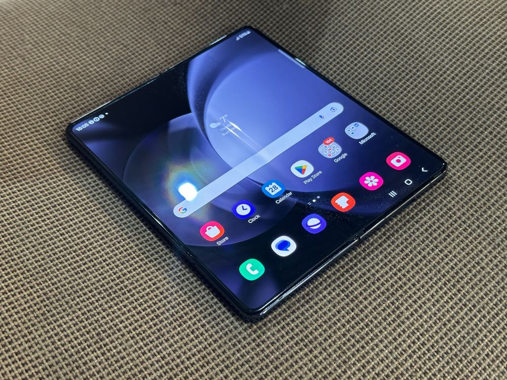 Samsung Galaxy Z Fold 5 256Gb 12g ram NOU