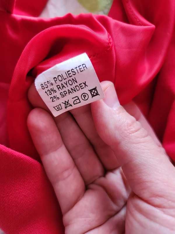 Rochie bodycon rosie cu peplum XS
