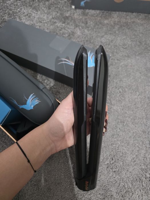 Vând placa de intins parul babyliss 9000RU, folosita putin