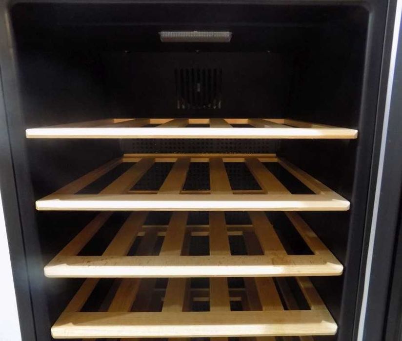 Винарна витрина Haier WS50GA код 2373