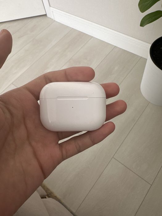 Продам наушники airpods pro
