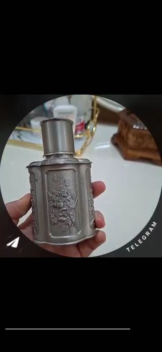 Antikvariat idish nos va oxshadigan narsalani solish uchun