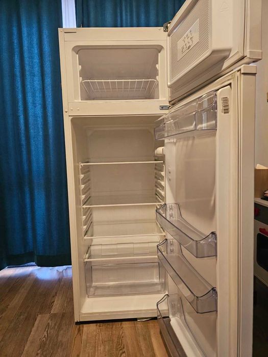 Хладилник  CROWN