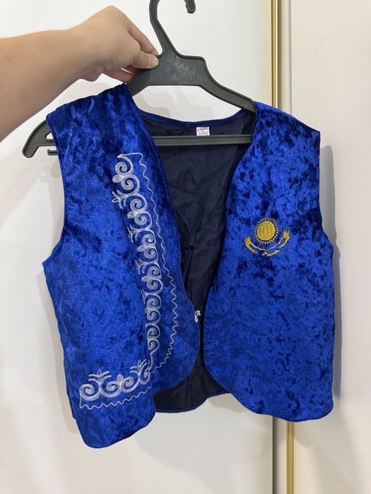 Национальная жилетка  и такия