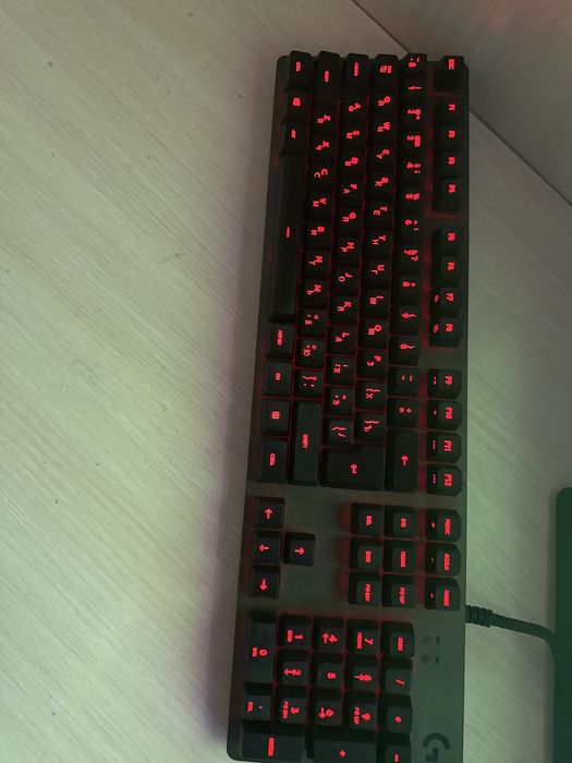 Продаю клавиатуру g413