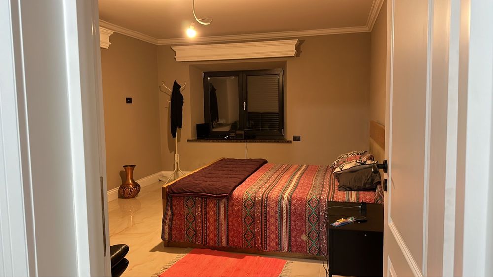 Vand casa in radauti 350 mp  str stefan cel mare  nr 116 B