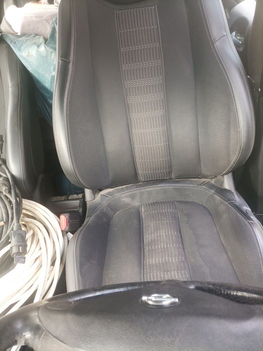 Опел Зафира на части