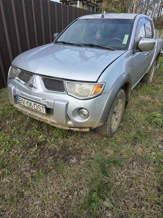 L200 2008 inmatriculat RO 4x4 cutir SUPERSELECT. Variante!