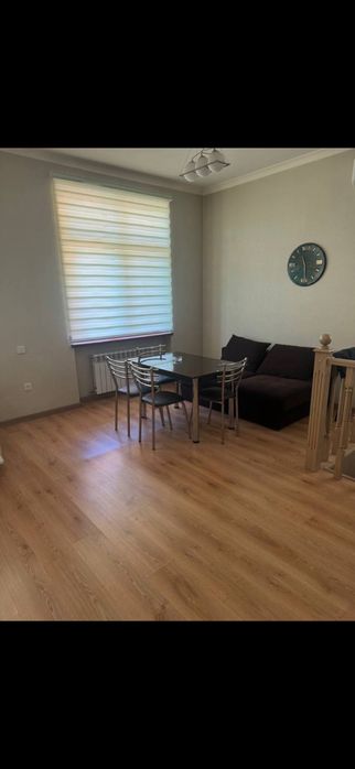 Продаю ламинат срочно