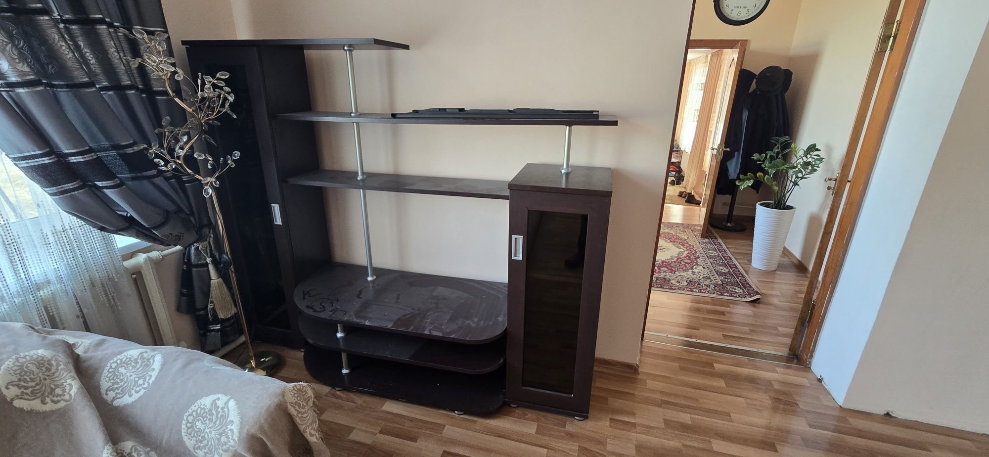 Подставка для телевизора