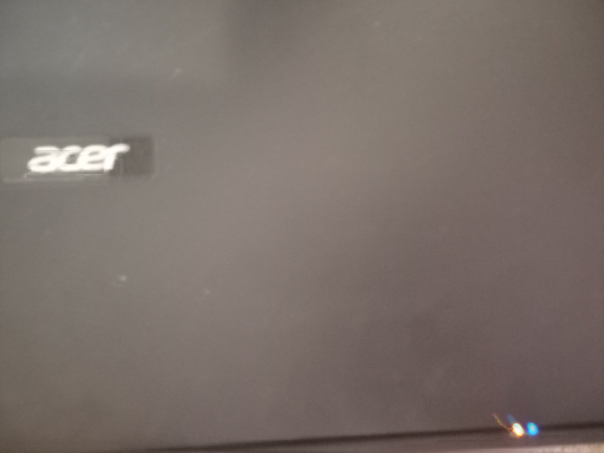 Vând avantajos laptop