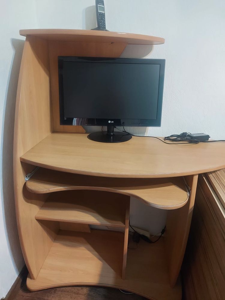 Стол компьютерный