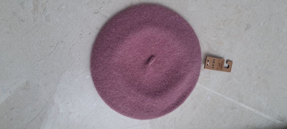 Next, bereta 100% lână, 5-6 ani, noua