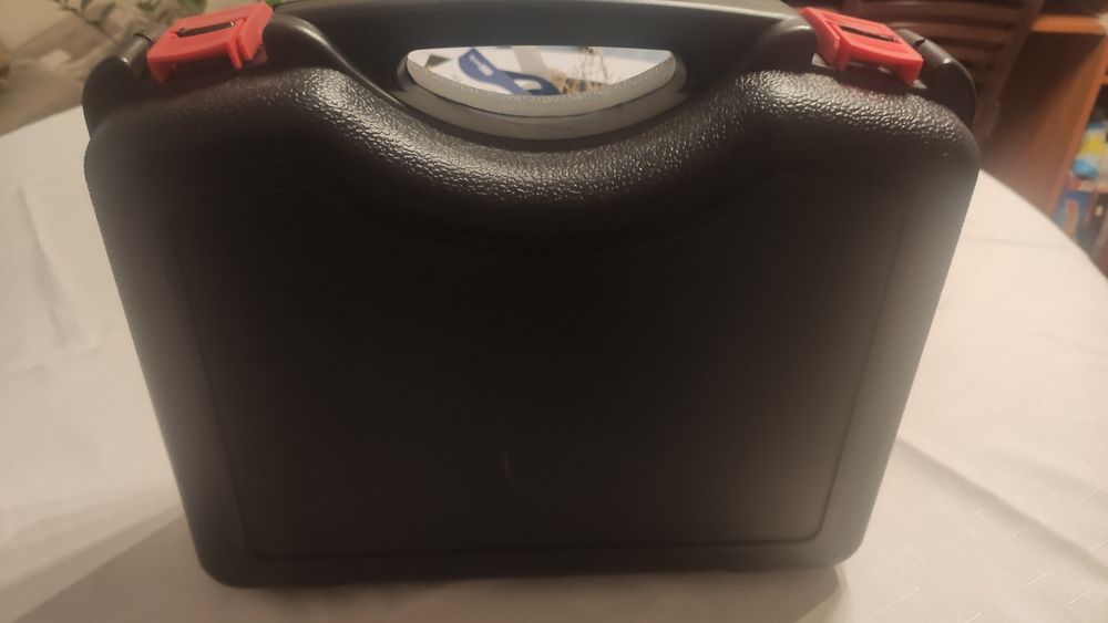 Продавам чисто нов комплект за химическо полиране на фарове и стопове