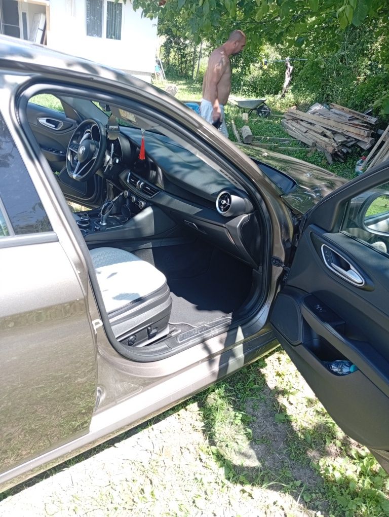 Vând autoturism Alfa Romeo Giulia