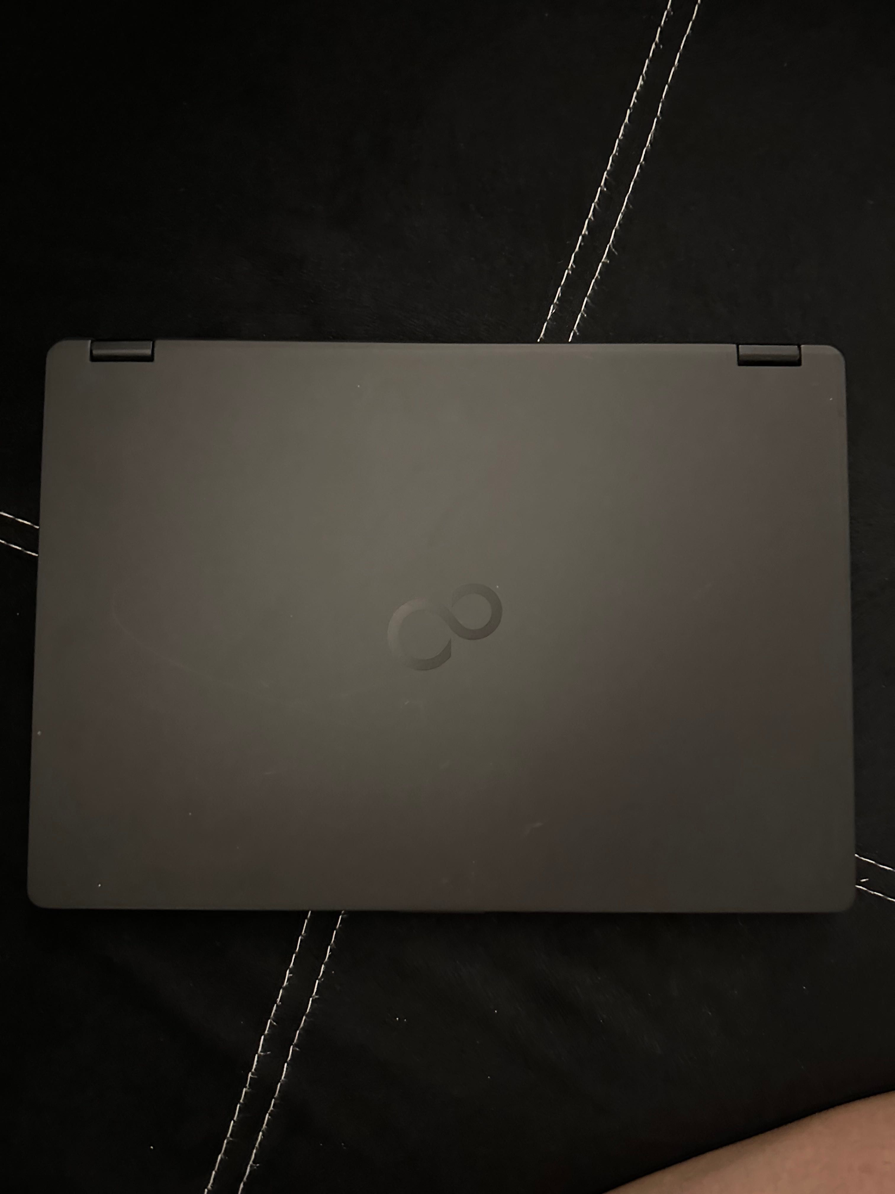 Лаптоп fujitsu ufebook u747