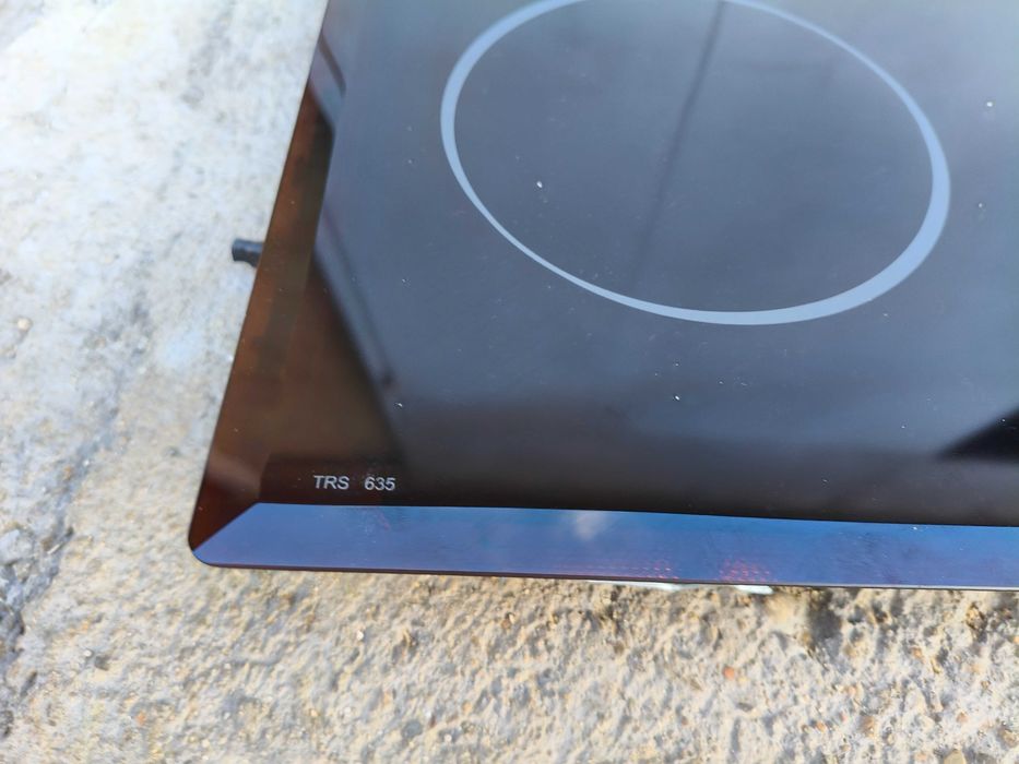 Стъклокерамичен плот за вграждане "TEKA" TRS 635 с три зони,черен