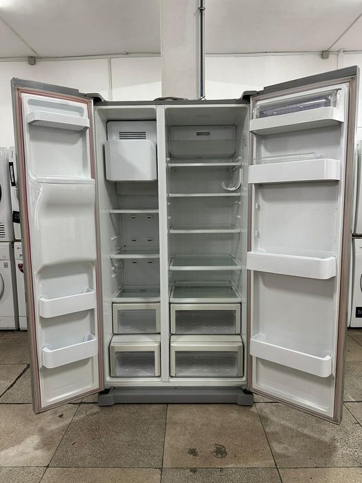 Frigider Side by Side Samsung A+++