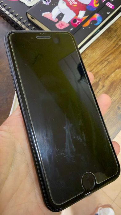 Продавам Iphone SE Black 64GB