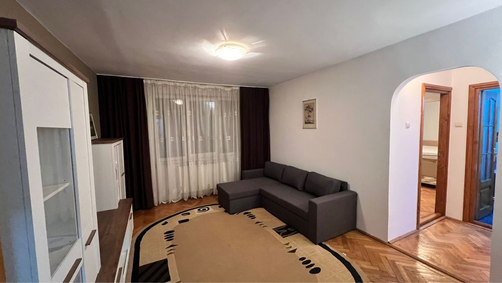 Inchiriez apartament centru