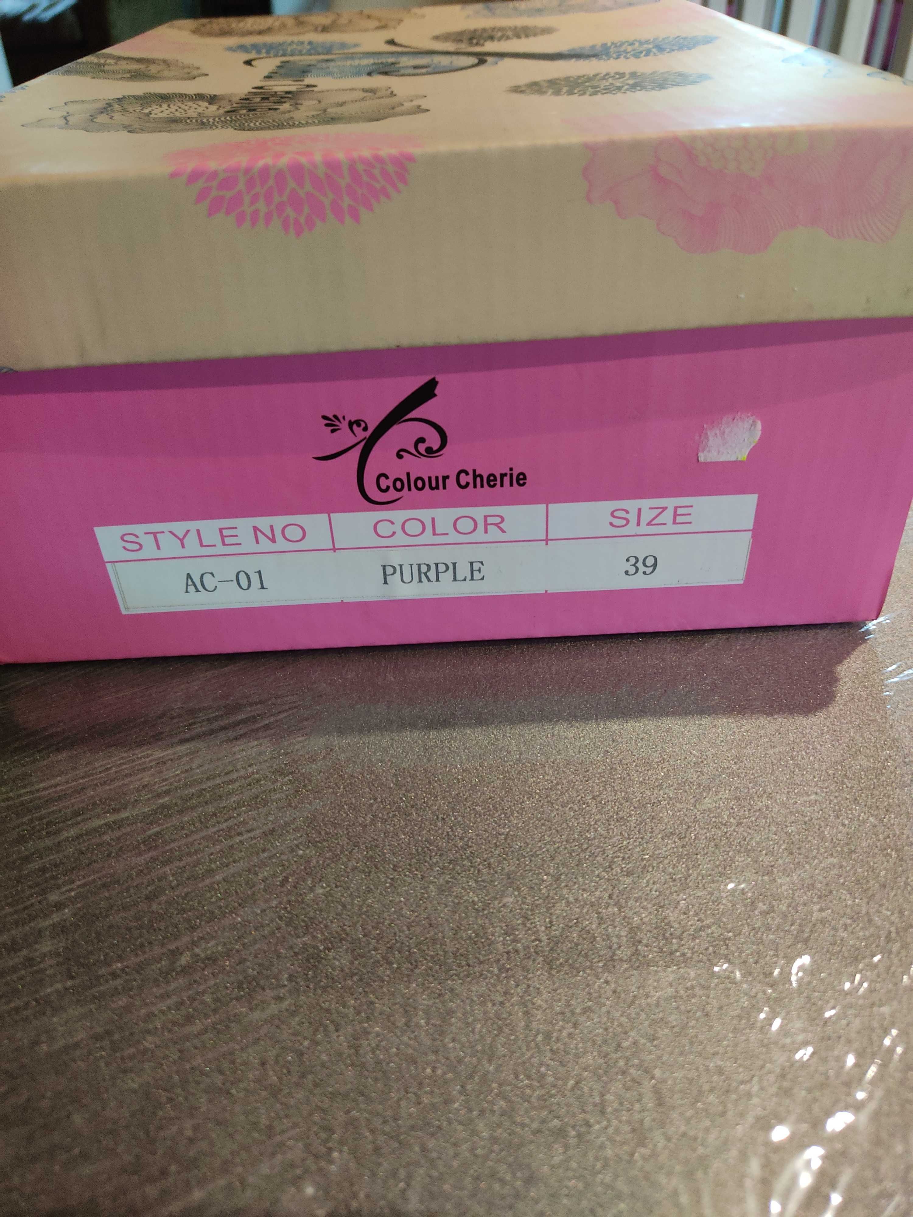 Продавам нови дамски обувки