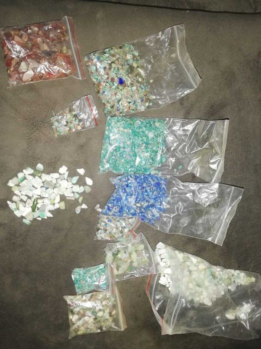 Амозанит, лазурит .