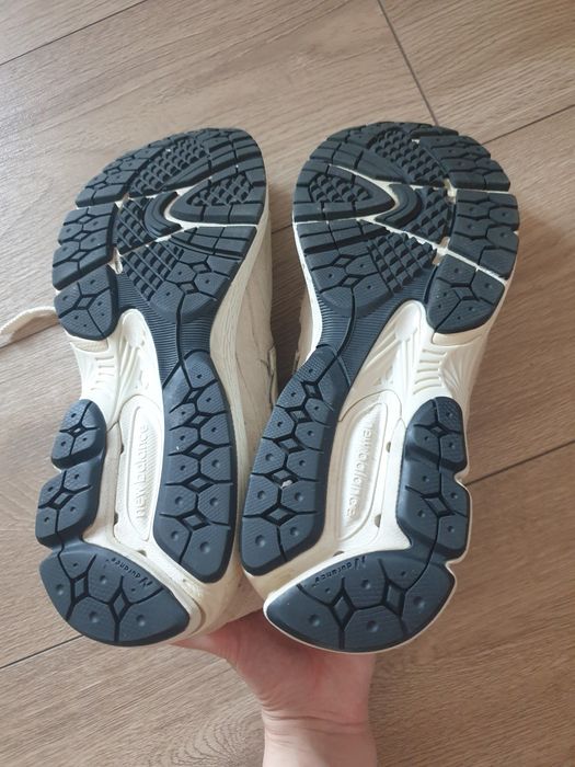 Adidasi New Balance marimea 44