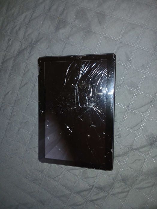 Vand tabletă are ecranul spart