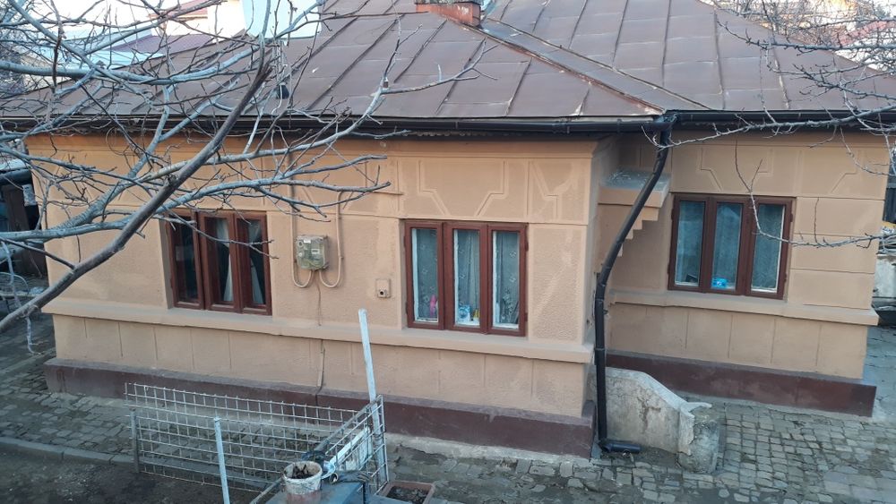 Vând casă demolabilă  414m