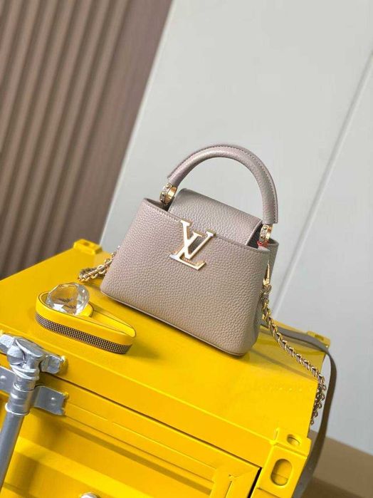 Geanta Louis Vuitton Capucines 27
