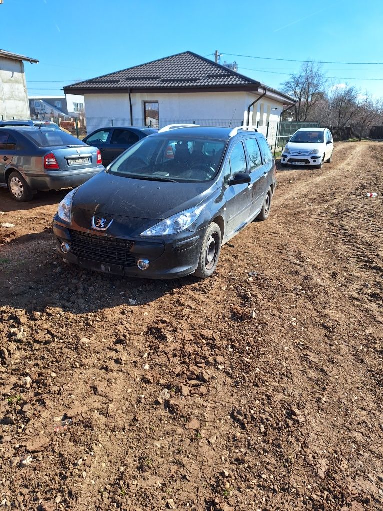 Dezmembrez peugeot 307 sw