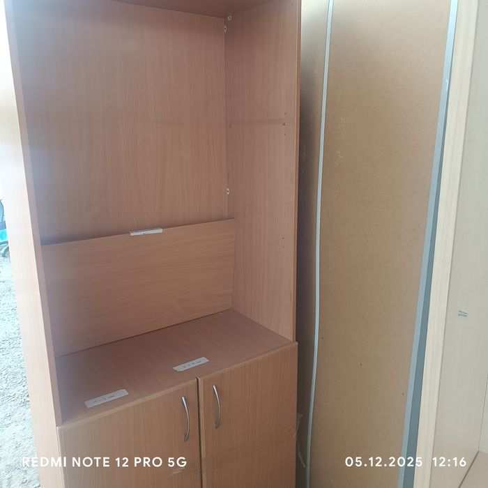 Шкафы разные подойдут для одежды либо