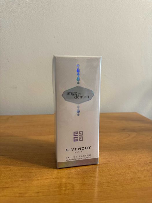 Парфюмерная вода GIVENCHY ANGE OU DÉMON. 30 мл. Новая. Оригинал