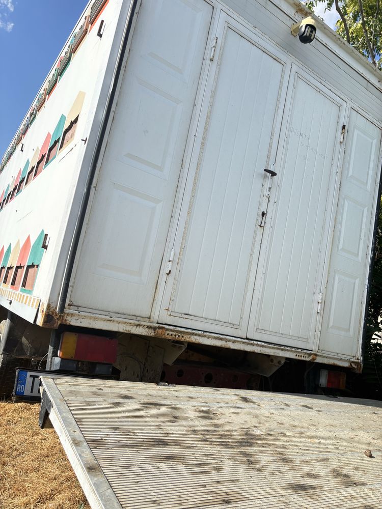 Camion apicol/ stupi